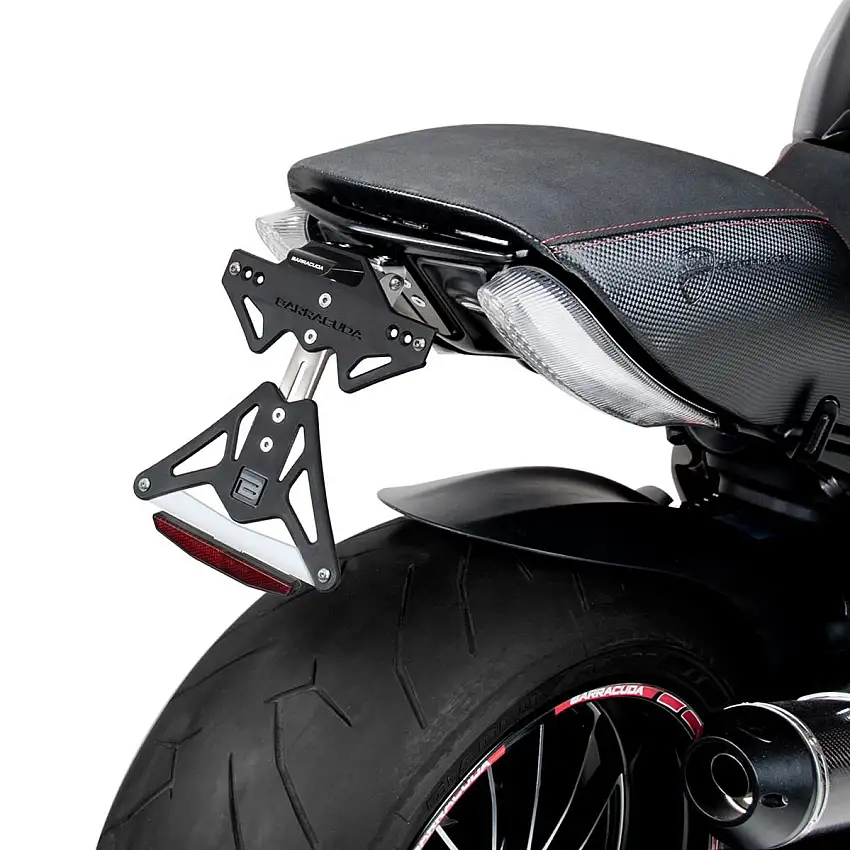 Portatarga Barracuda per Ducati Diavel 1200 10-18 regolabile