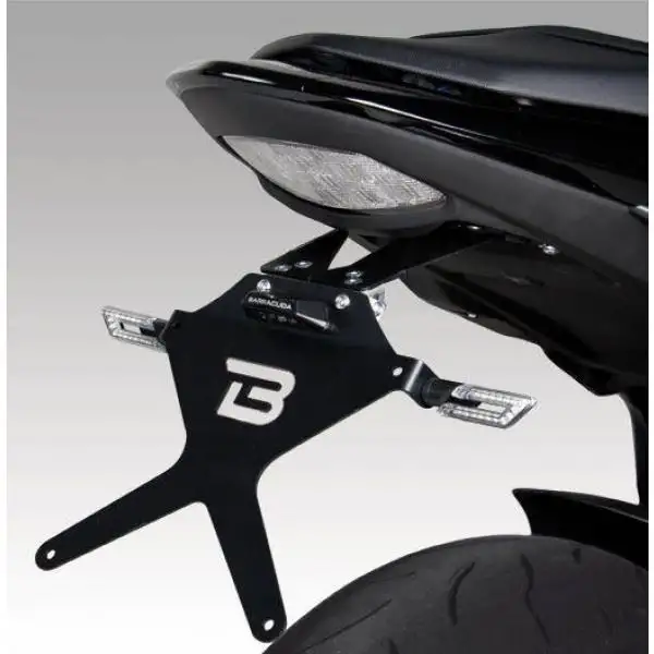 Portatarga Barracuda per Suzuki GSR 750 14-15 regolabile